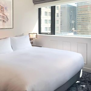Kamer met een Queen Size Bed